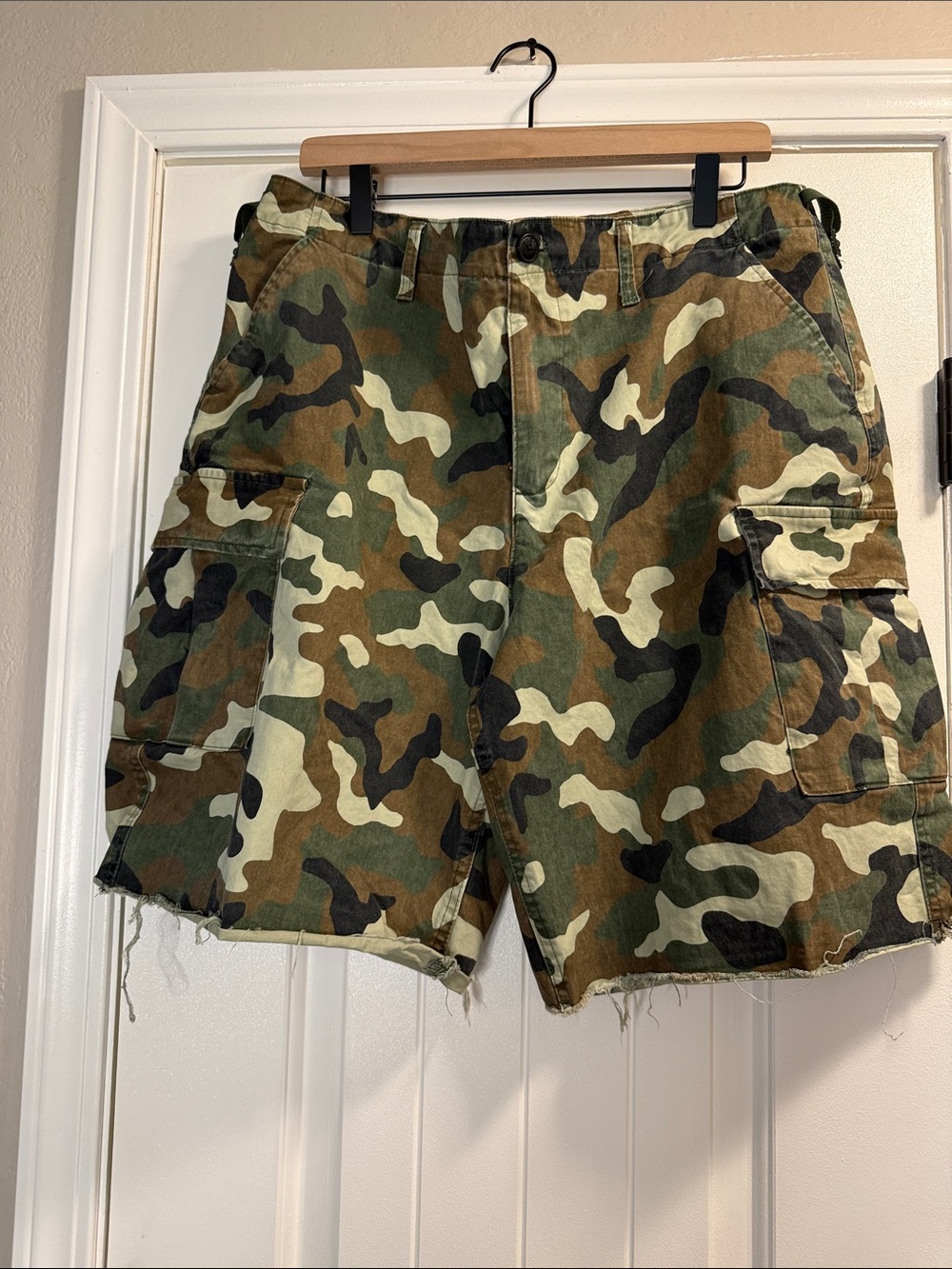 Women's Camouflage Cargo Shorts in Green